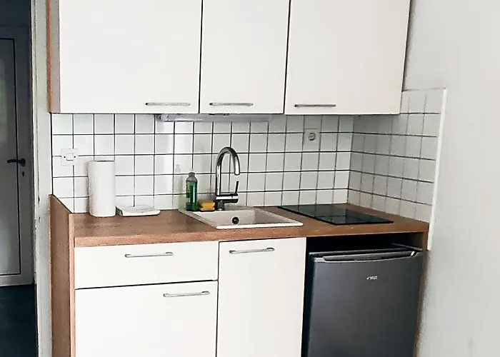 City Center 4-Person Apartment