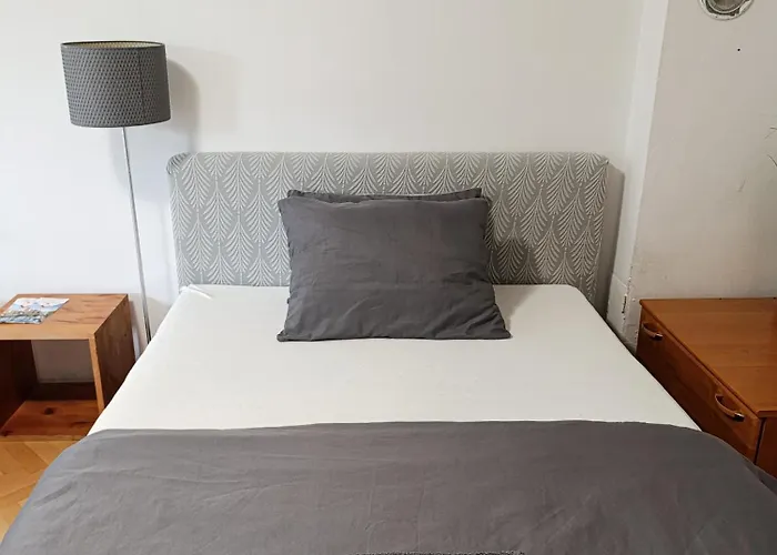 City Center 4-Person Apartment